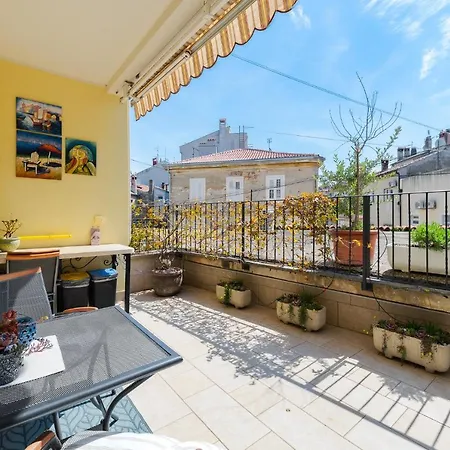Nina Apartament