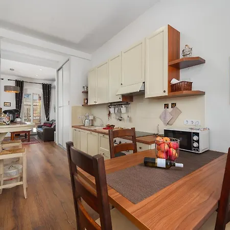 Nina Apartment *